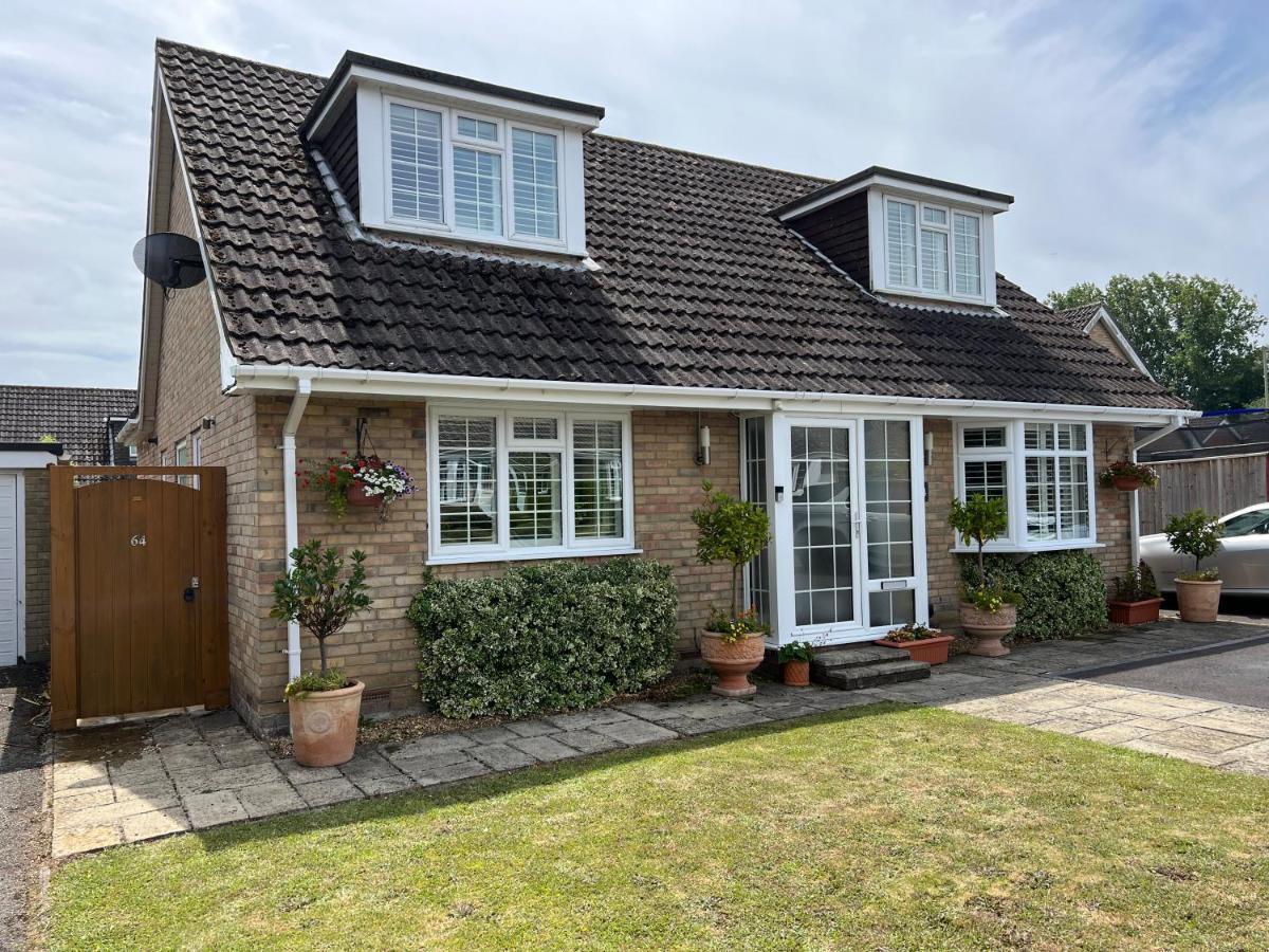 No 64 Bed And Breakfast Lymington Exterior photo