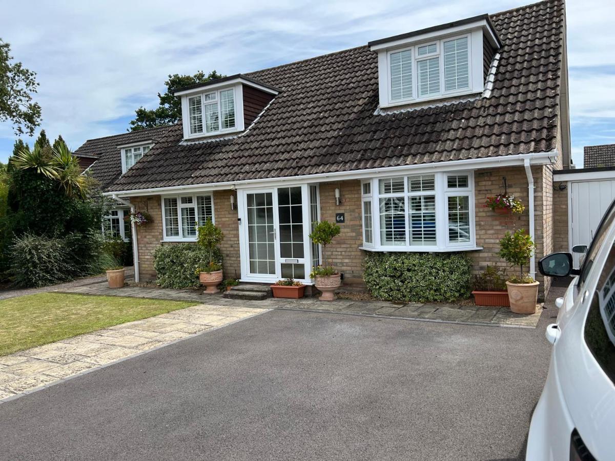No 64 Bed And Breakfast Lymington Exterior photo